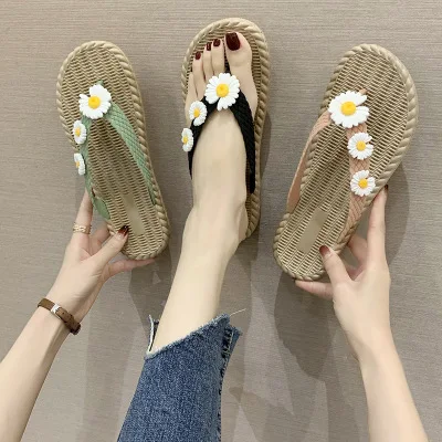 

Flip flop women wear new style daisies in summer, anti slip and wear-resistant fashion ins beach shoes for seaside holiday