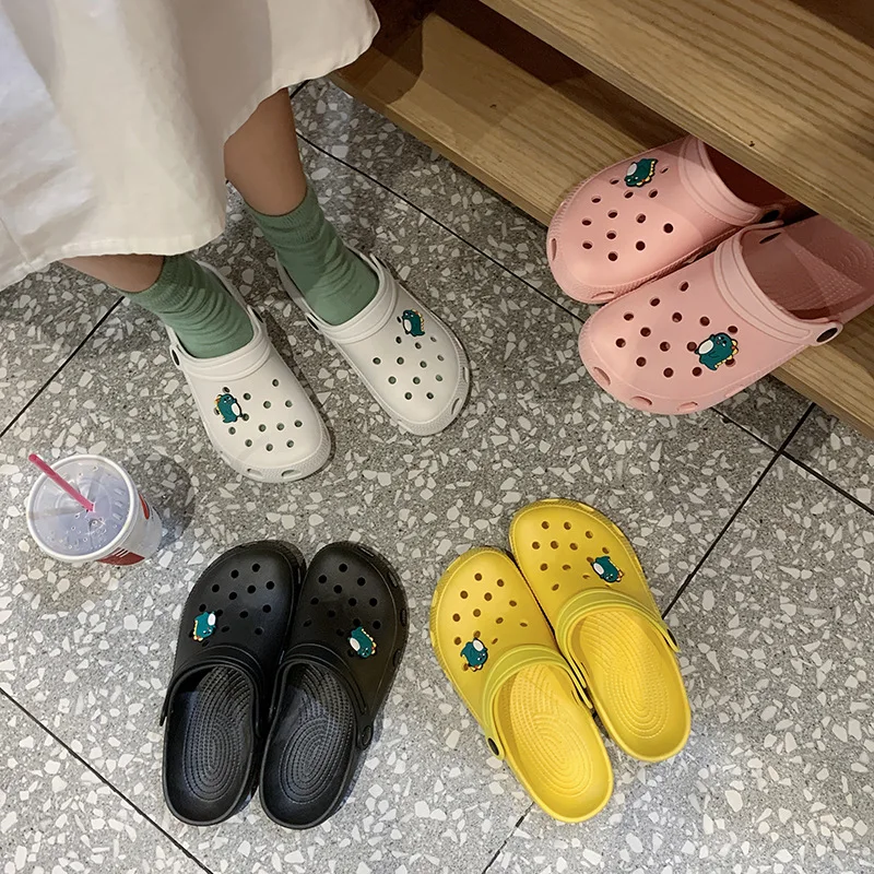 

Summer New Hole Shoes Women Summer Wear Nurse Shoes Ins Tide Thickening Baotou Beach Sandals and Slippers PVC Waterproof EVA PU