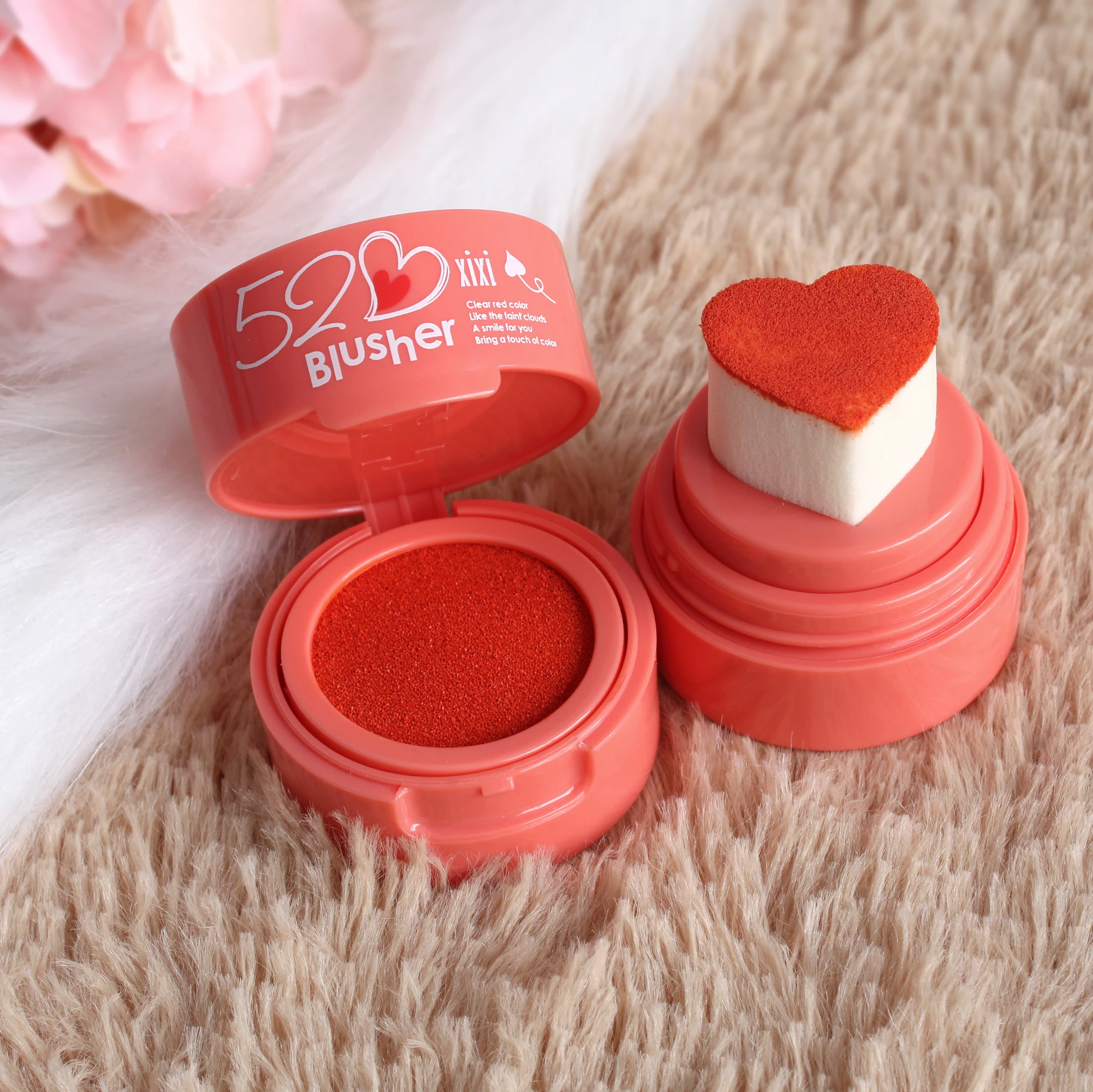 

Love shaped blush, not easy to fade, do not fly powder
