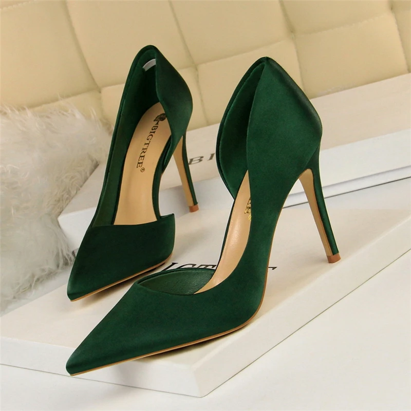 

Suede Women's Pumps Pointed Toe Fashion Heels Shoes Sexy Wedding Shoes