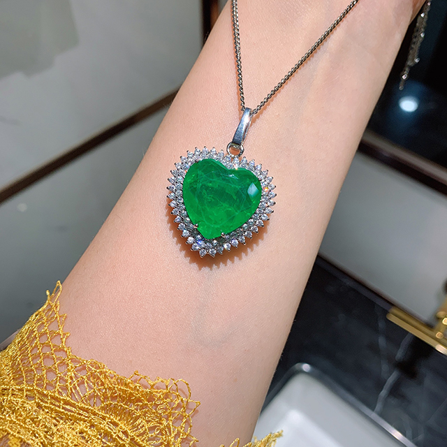 

Big Heart Natural Blue Paraiba Necklace Green Emerald Heart Shape Diamond Pendant Necklace