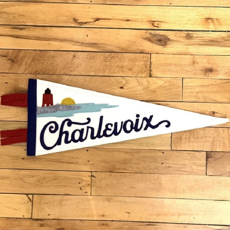 cusotomize size and color promotional felt pennants as gift with customized
