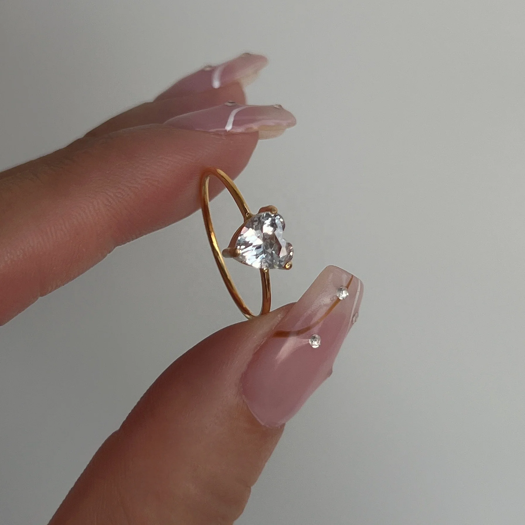 

2024 Dazan New Ins 18k Gold Plated Tarnish Free Stainless Steel White Zircon Minamilist Style Love Engagement Ring For Women