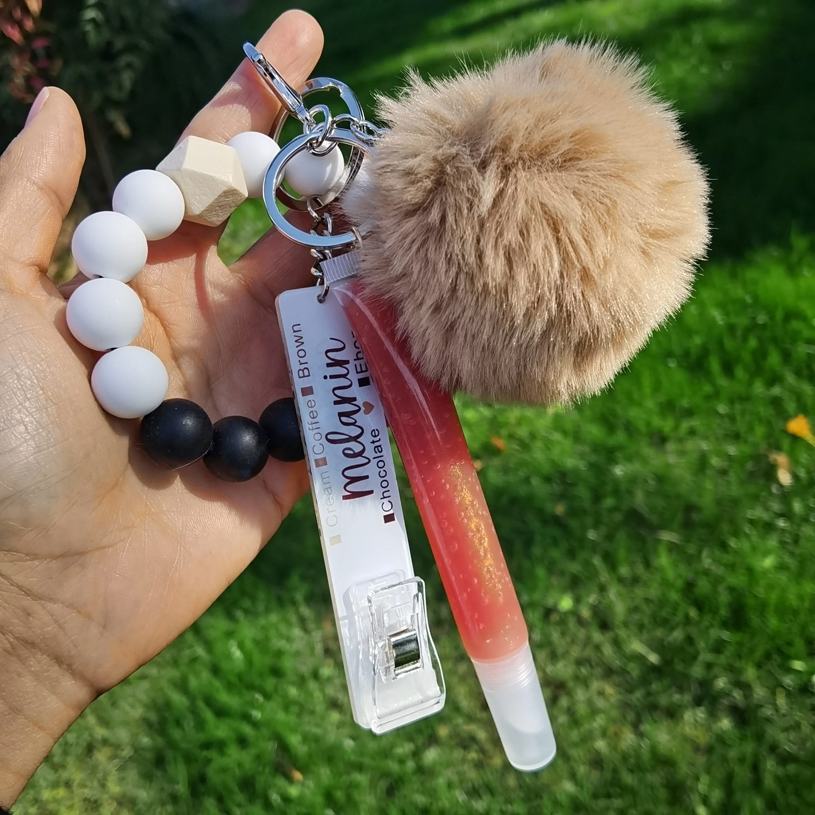 

New Design Best Selling Good Quality Bracelet Silicone Beads Keychain Lipgloss Gift Private Label Glitter Lip Gloss