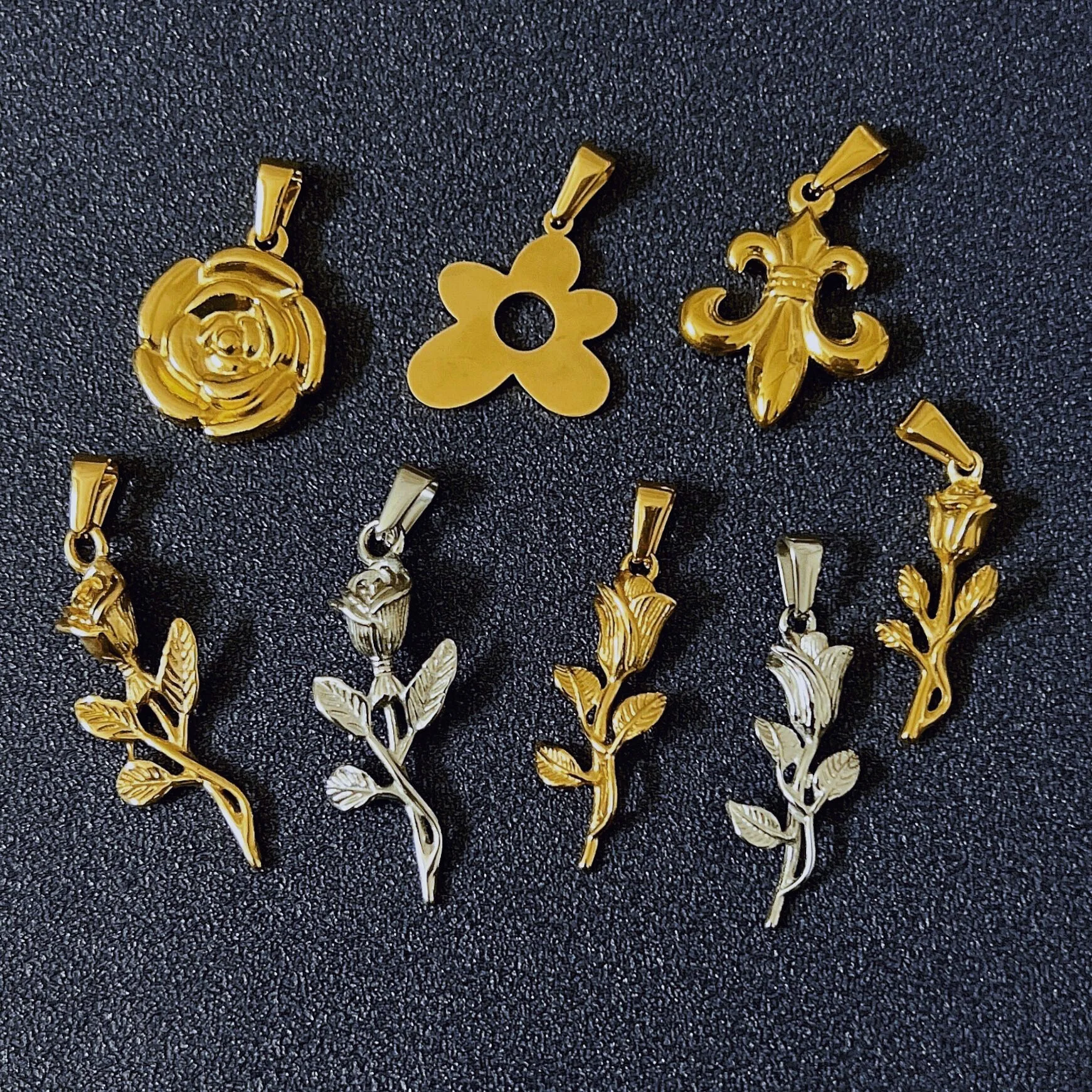 

Boho Women Crescent Moon Pendant Stainless Steel 18k Gold Virgin Mary Saint Michael Medal Cross Jewelry Rose Flower Pendant