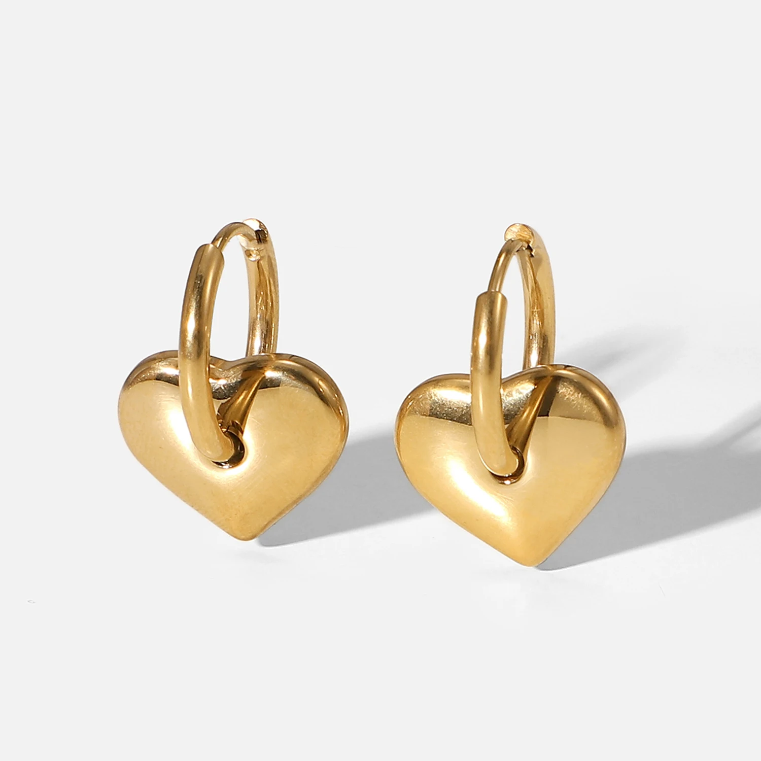 

Minimalism Waterproof Fashion Jewelry Simple 14k Gold Stainless Steel Heart Shaped Hoop Earrings for Women