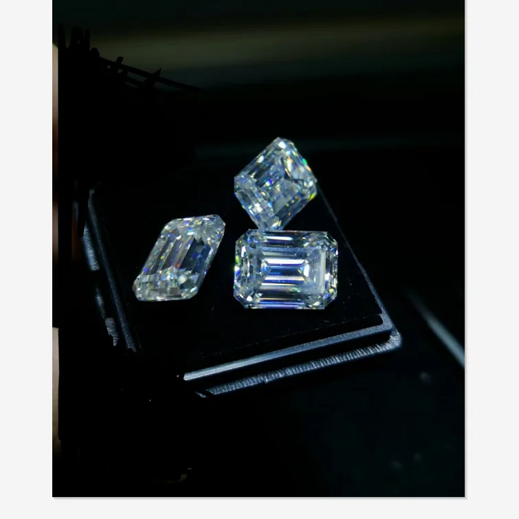 

Double jewelry VVS1 D color emerald cut moissanite diamond with GRA certificate