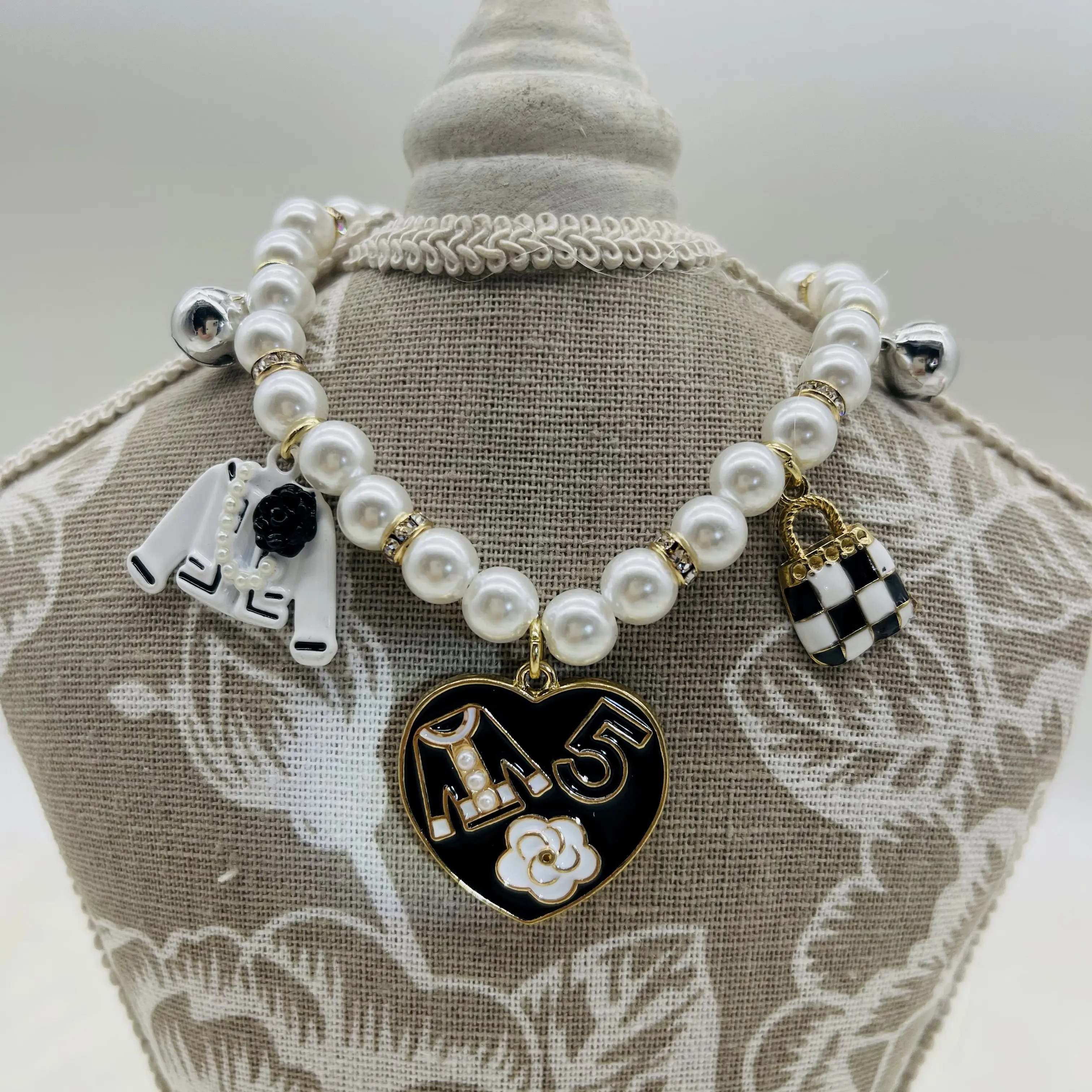 

JXANRY New Model Luxury Pet Accessories 2021 Pet Necklace with Pearl Dog and Cat Collar Pet Birthday Gift Accessories