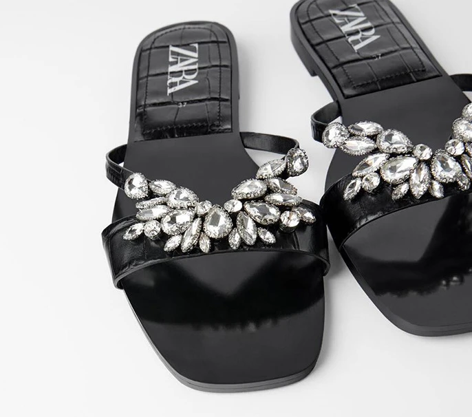 

New Arrival Light Weight Thermal Tpr Breathable Beach Shoes Women Sandals with Acrylic