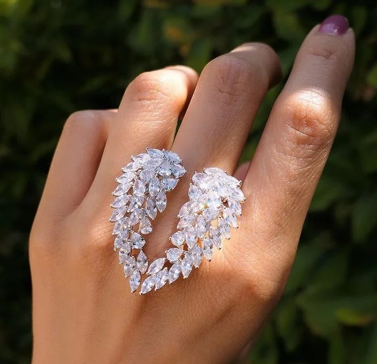 

2020 INS Unique design fashion Heart-shaped Women's Diamond Zircon Open Ring party engagement rings, Silver color