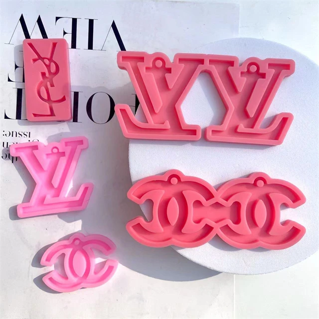 

B297 Free Sample Best Selling Shiny Resin Pendant Mould Brand Fashion Logo Silicone Keychain Mold, Stock or customized