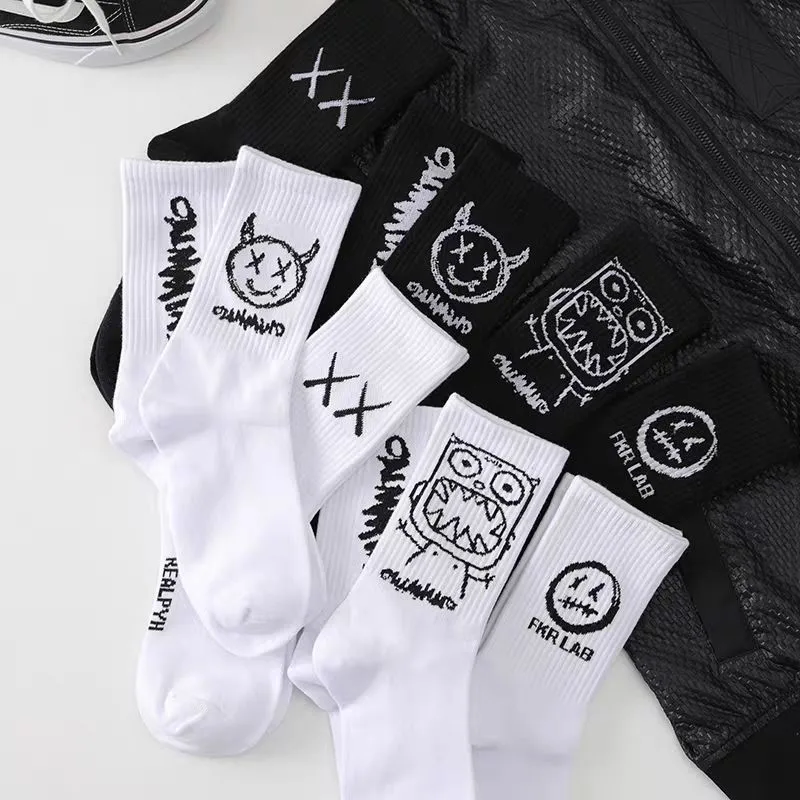 

New style comic character pattern anime funny tube cartoon hip-hop skateboard calcetines socks for men