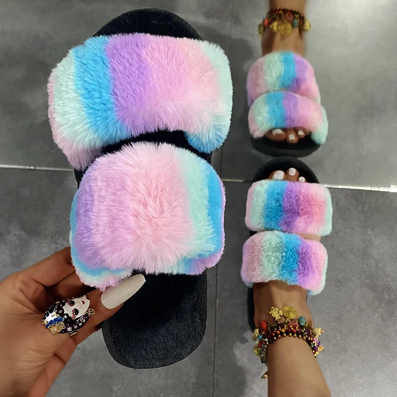 

Slippers Plus Size Women Winter Fashion Diamond Plush Fuzzy Fur Designer Platform Slides for Women and Ladies, Black white grey pink