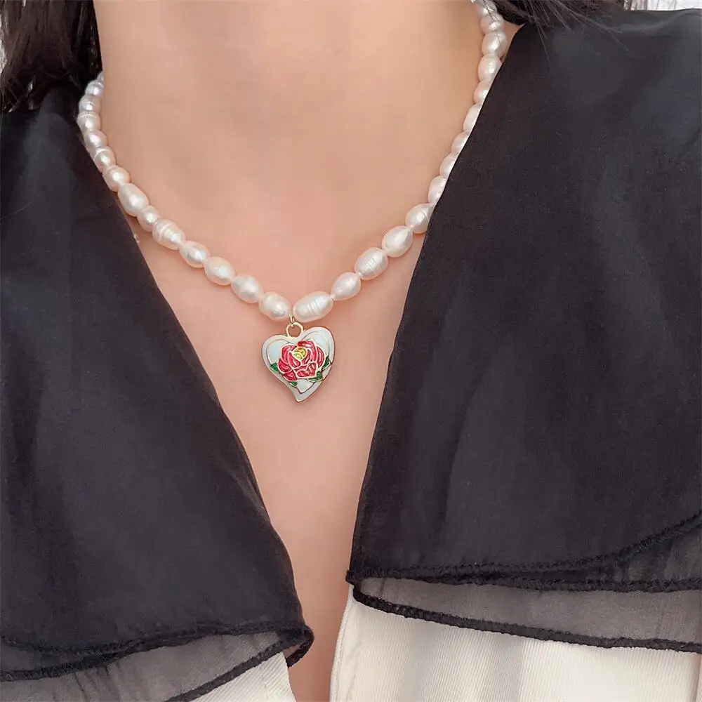 

Vershal B4-37 2022 New Style Necklace French Enamel Rose Heart Pendant Pearl Pendant Necklaces For Women, Gold