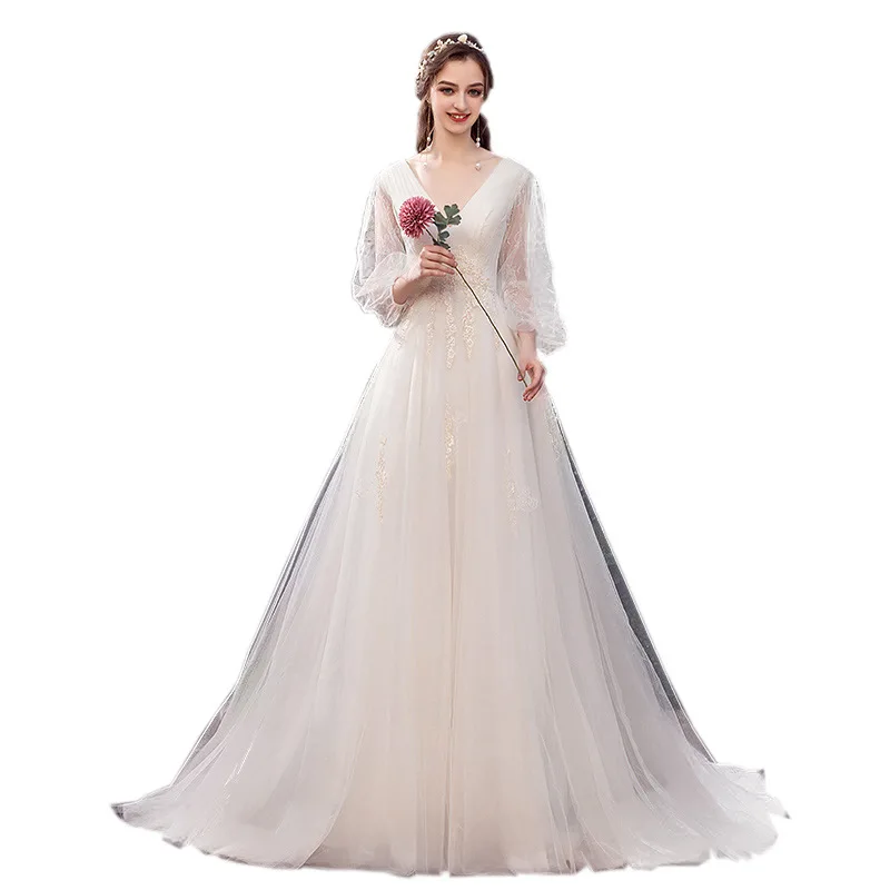 

Wedding Dress Modern 2021 Long Sleeves V Neck Abiti Da Sposa Principessa Short Tail Light Champagne Wedding Dresses For Women