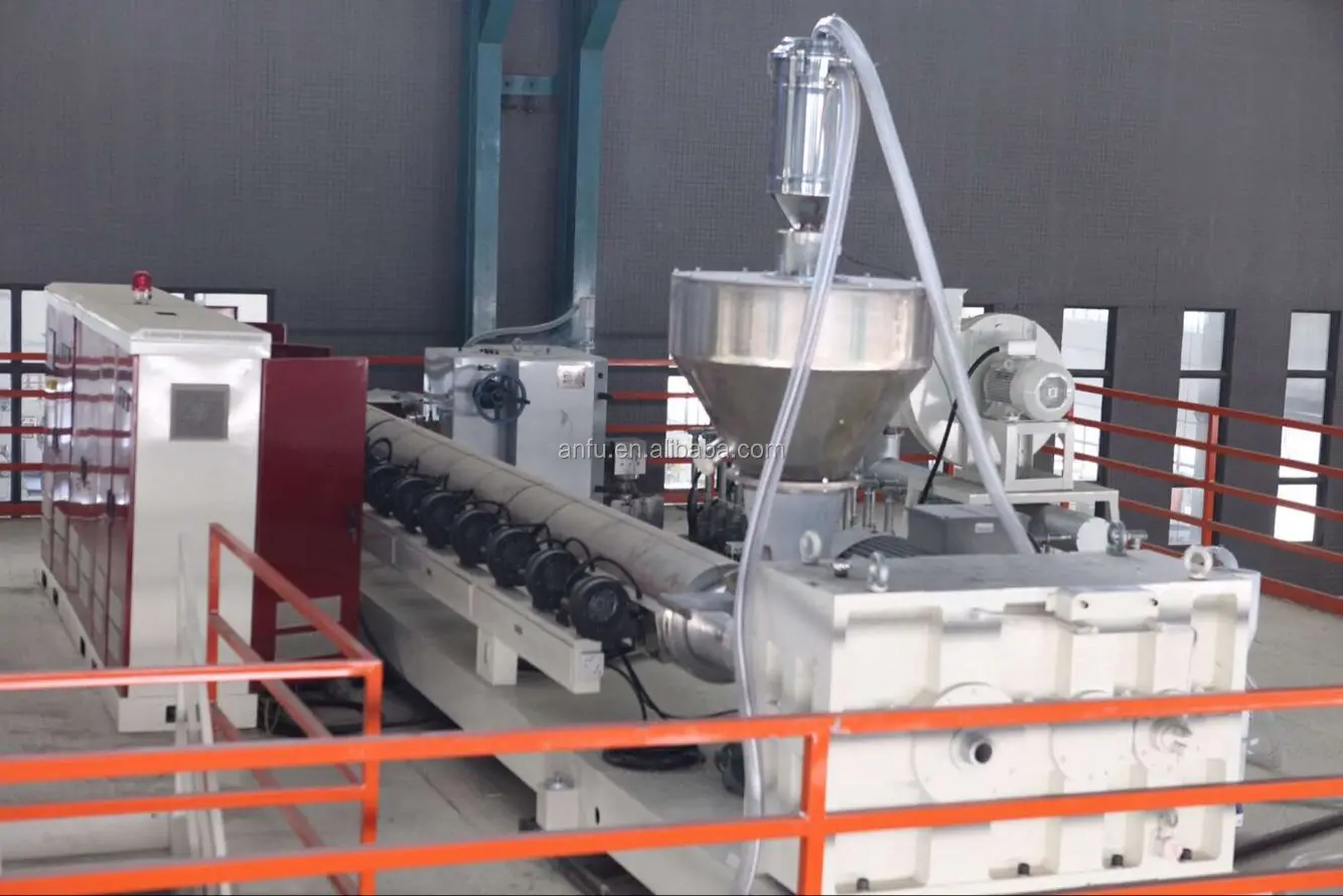 Nonwoven fabric machine02.png