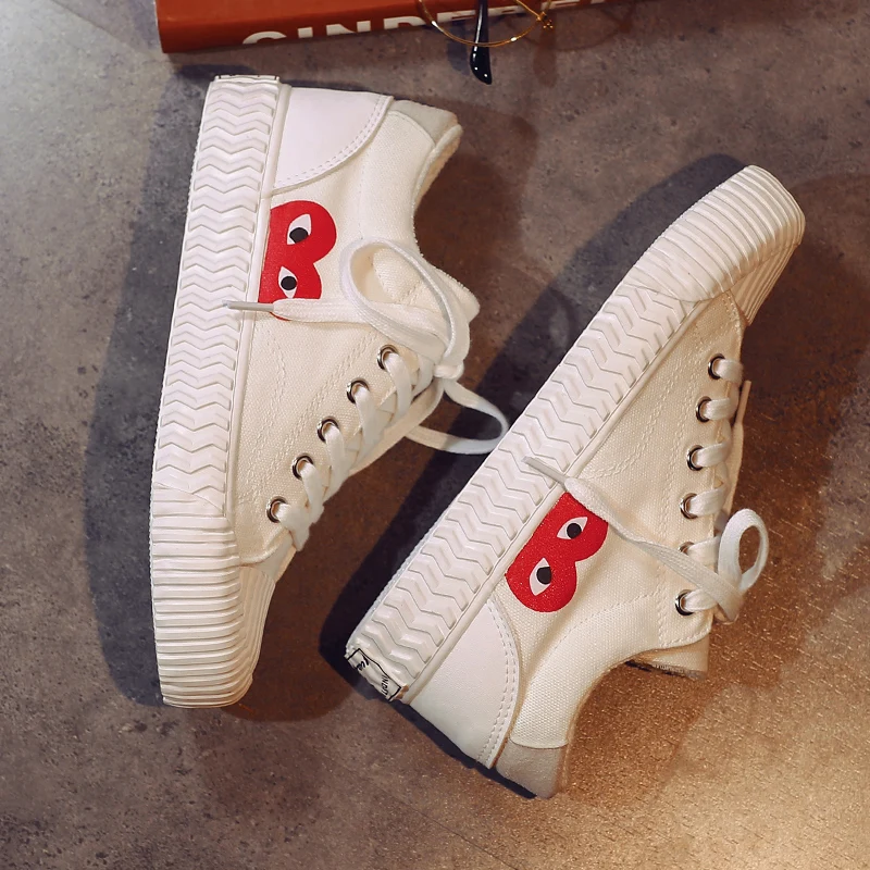 

New styles heart-shaped lightweight high cut canvas shoes for women