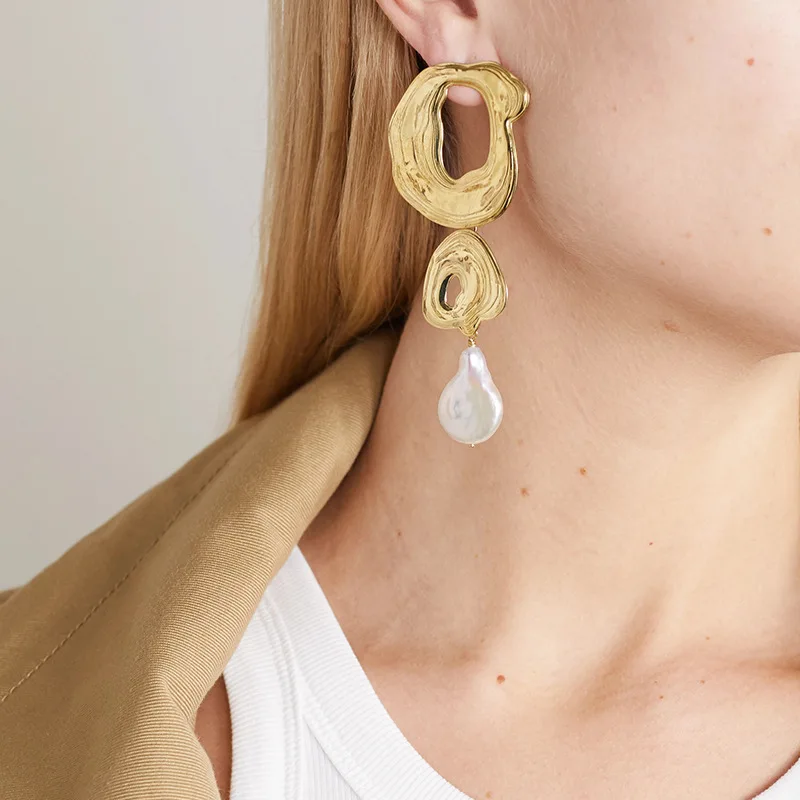 

2020 popular jewelry metal texture pearl earrings