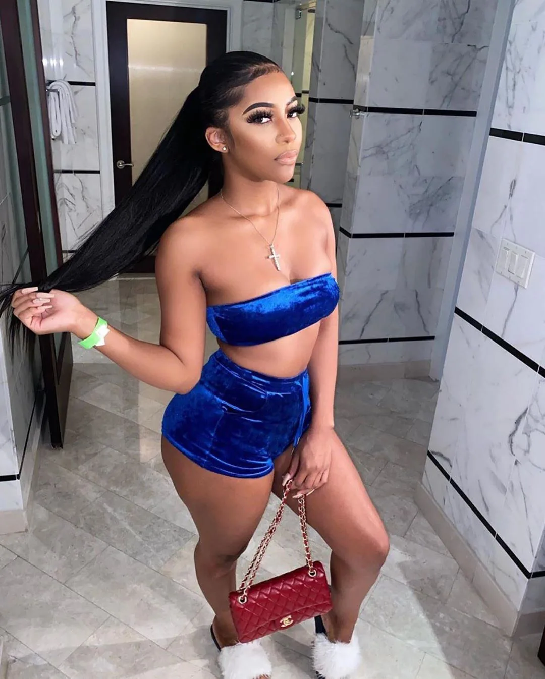 

Free Shipping R03065 - ladies fashion bandage sleeveless velvet off shoulder solid crop top and shorts two piece set