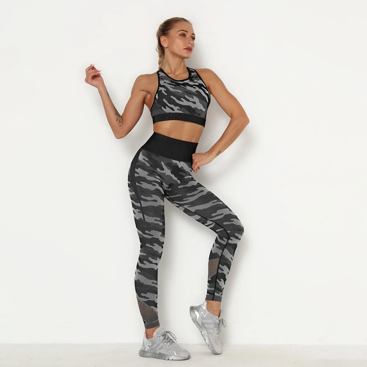 

2021 Top Selling SeMesh camouflage seamless slim yoga suit Two Piece Bra Pants Set Mesh Back Bra Fitness Gym Workout Yoga Set