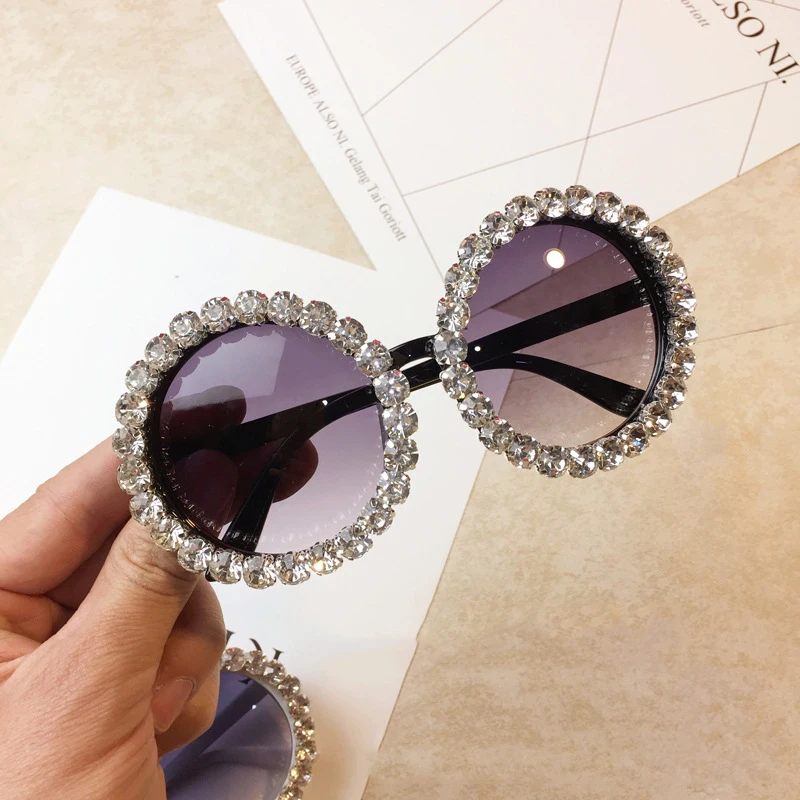 

SKYWAY Wholesale Female Fashion Round Luxury Shades Bling Diamond Sun Glasses Crystal Women Sunglasses Trendy 2020