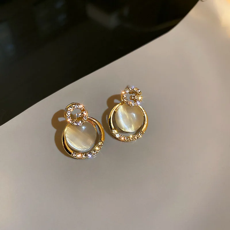 

wholesale D crystal letter opal fashion gold earrings