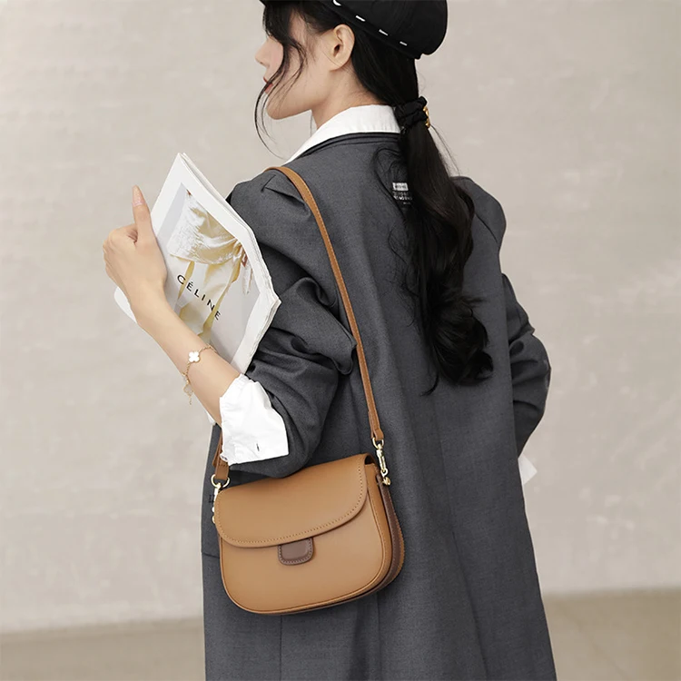 

EMGL081 Korean fashion all-match high-quality contrast color shoulder ladies saddle bag genuine leather designer handbags