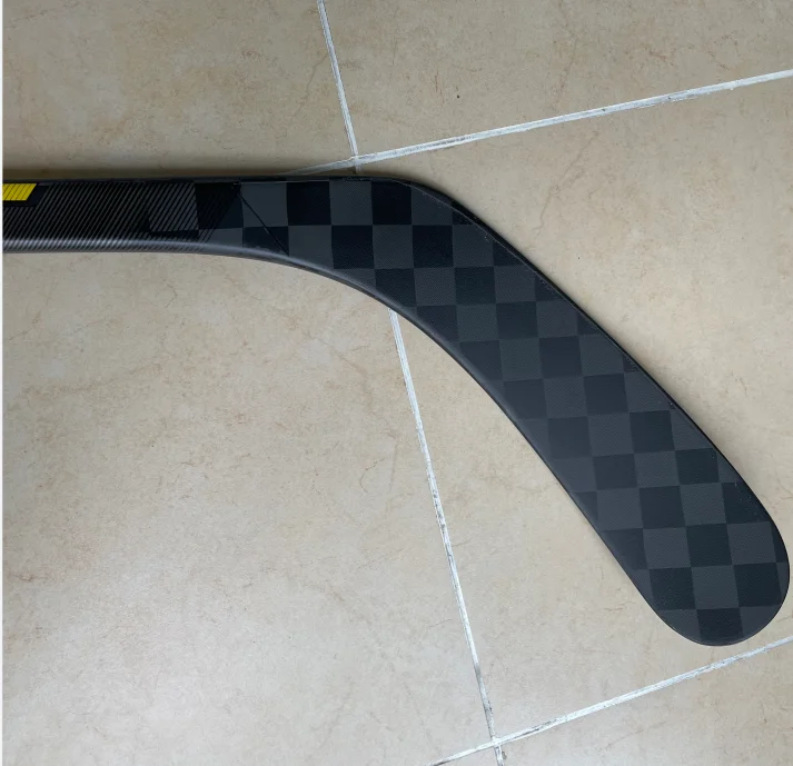 

100% Carbon Fiber Durable 350g No Branding Super Light One Piece Mould Ice Hockey Stick Customized Logo