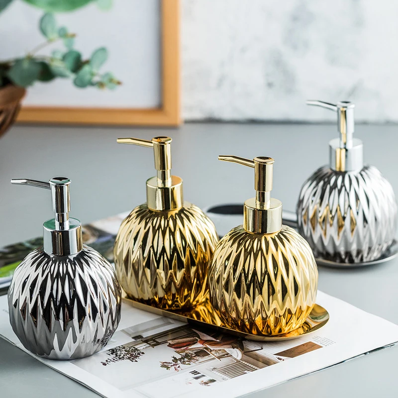 

Luxury Golden Design Lotion Pump Bottle Ceramic Bathroom Accessories Set Home Shampoo Ceramic Bottle