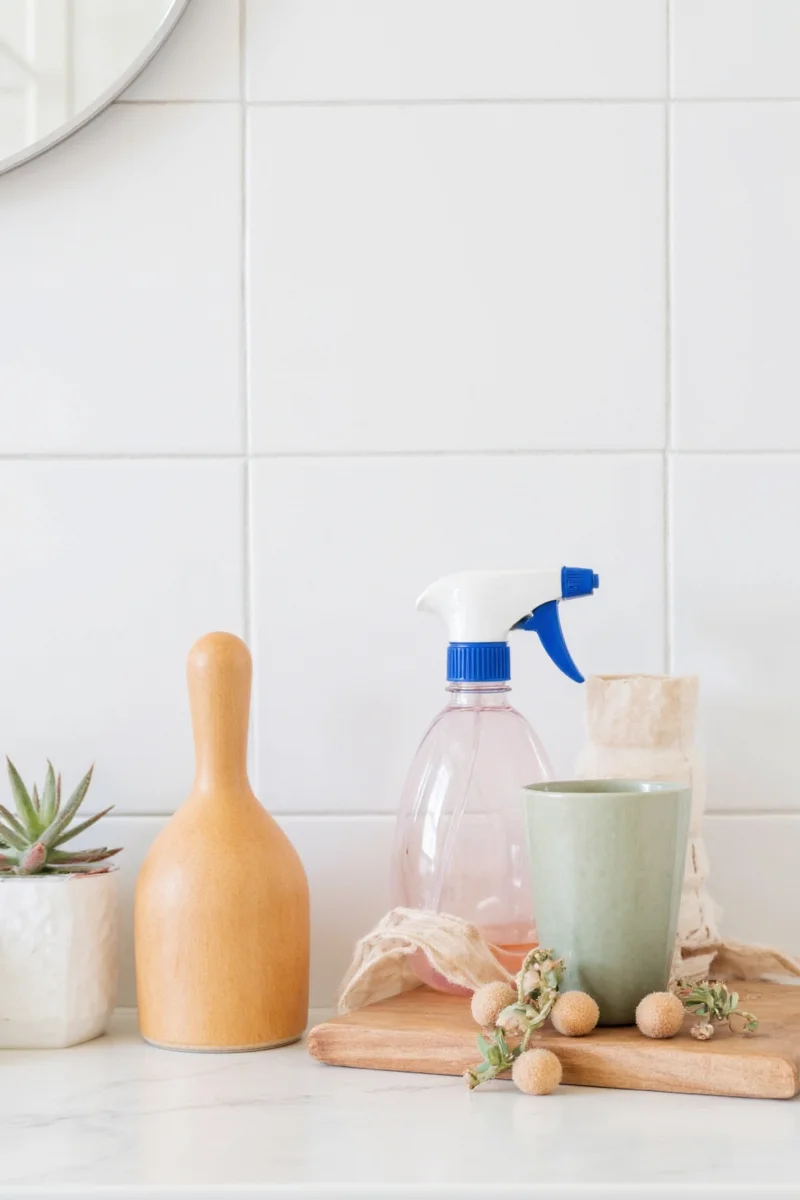 Hydrogen peroxide and dish soap shower cleaner