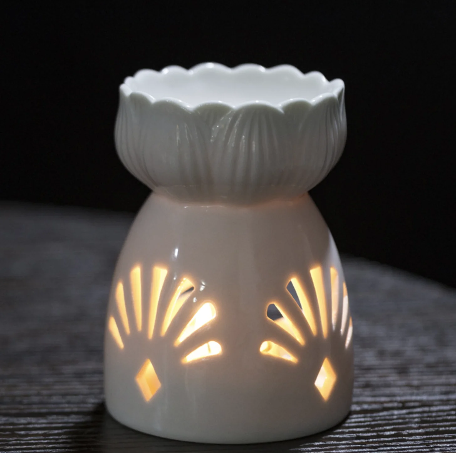 Ceramic Hollow Essential Tealight Candle Holder Aroma Incense Essential