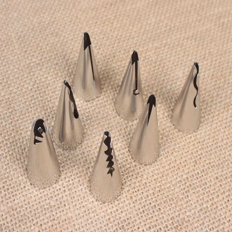 

7pcs set pleated skirt cream decorating mouth 304 stainless steel baking cake DIY tool small tip, As picture