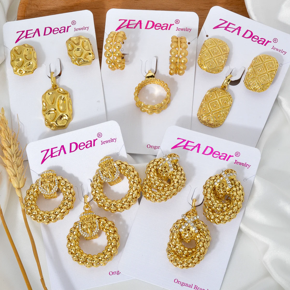 Fashion Wholesale Dubai Chunky Wide Wedding Jewellery Collection 18k Gold plated brass Zircon Jewellery for women