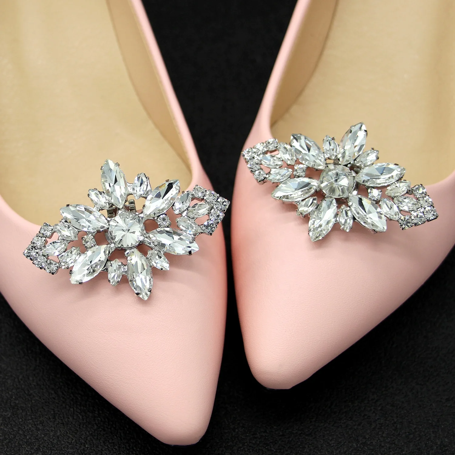 

XILIANGFEIZI Fashion Rhinestone Shoe Charms Metal Bling Wedding High Heel Accessories Crystal Buckle Shoe Flower Buckles