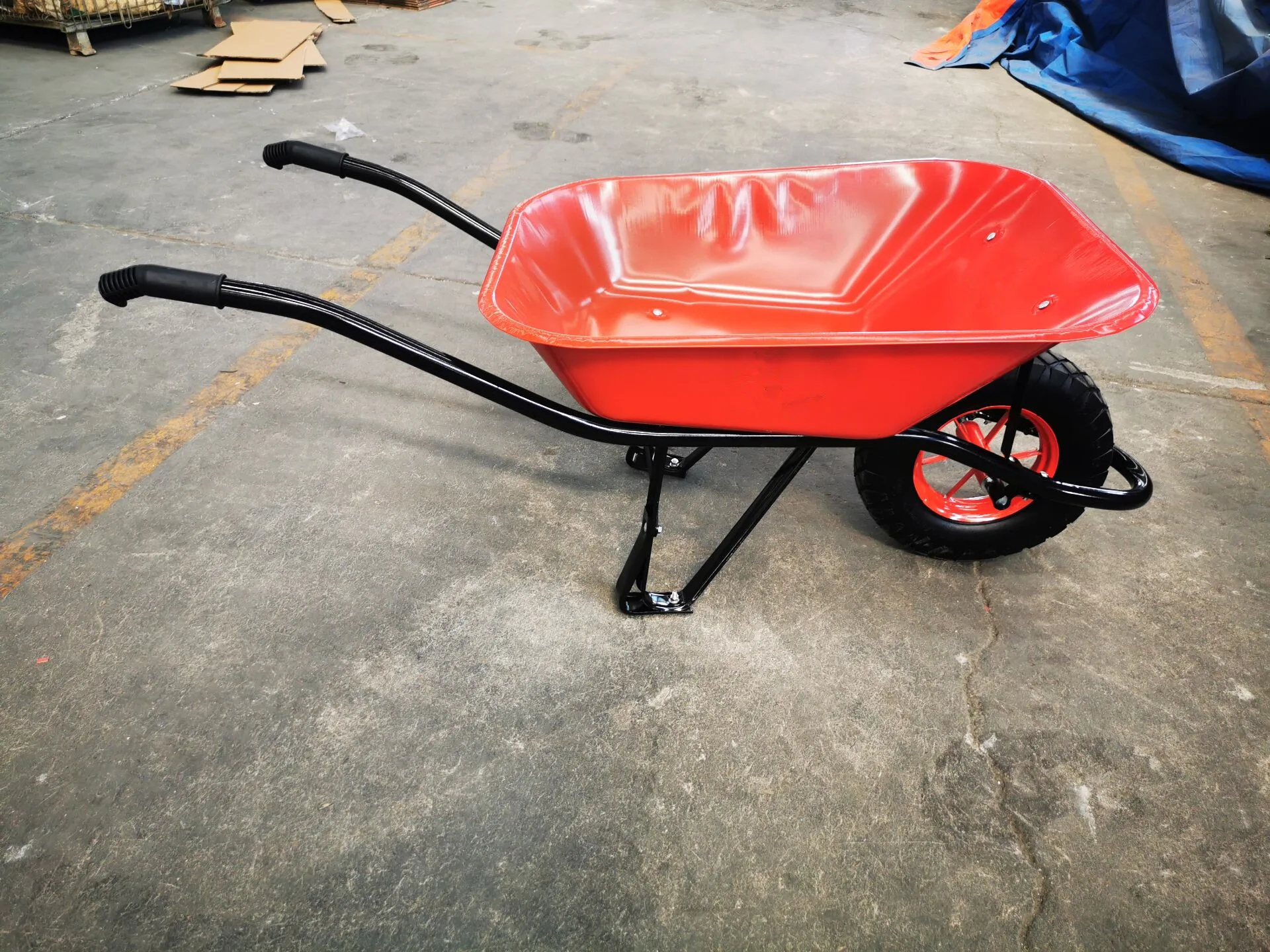 Wholesale Pneumatic Wheelbarrows Wb6400 Nigeria Wheelbarrow Kenya