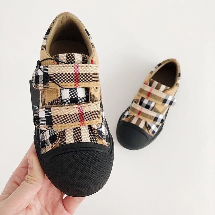 

Children's Burberrry soft bottom boys' and girls' baby casual shoes, Picture shows