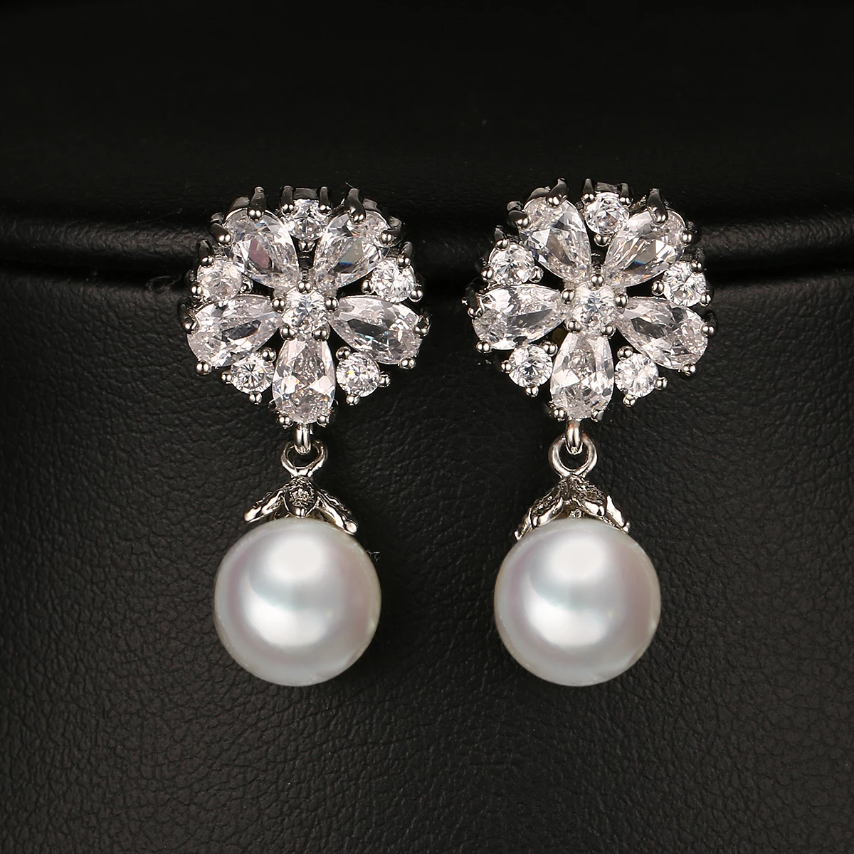 

Emmaya Fashion Imitation Pearl Earrings for Women White Gold Color Flower Earings Crystal Jewelry for Party Brincos