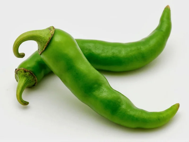 Green Spicy Peppers: Types, Heat Levels & Uses