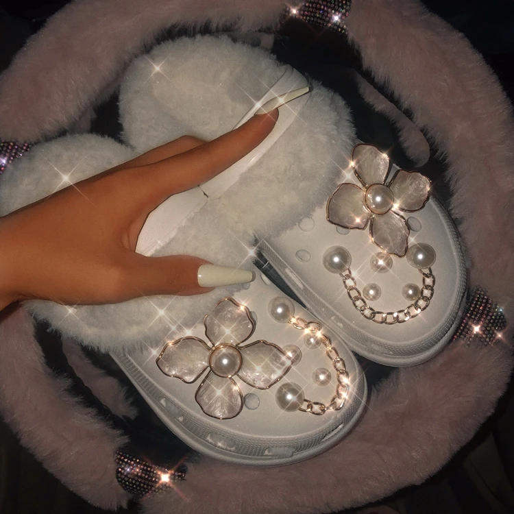 

fashion design Clogs Slippers for Women winter furry fur Women's Fashion Comfortable Slip On Slides Shoes, Customized color