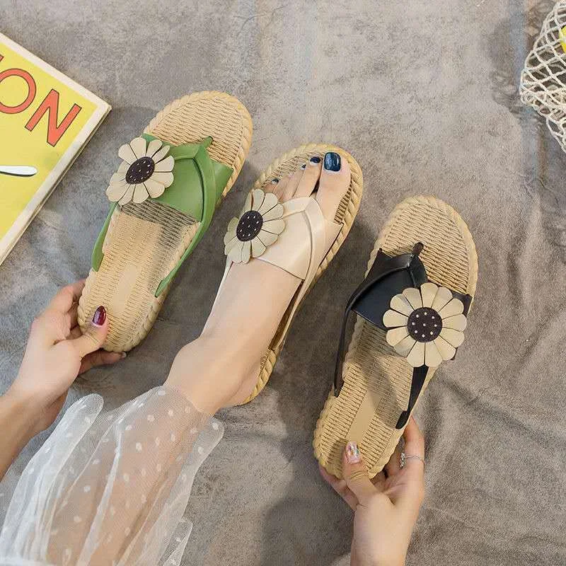 

2022 Summer New Style PVC Crystal Sandals Jelly Woman Fashion Designer Flip Flops Slipper Sandals