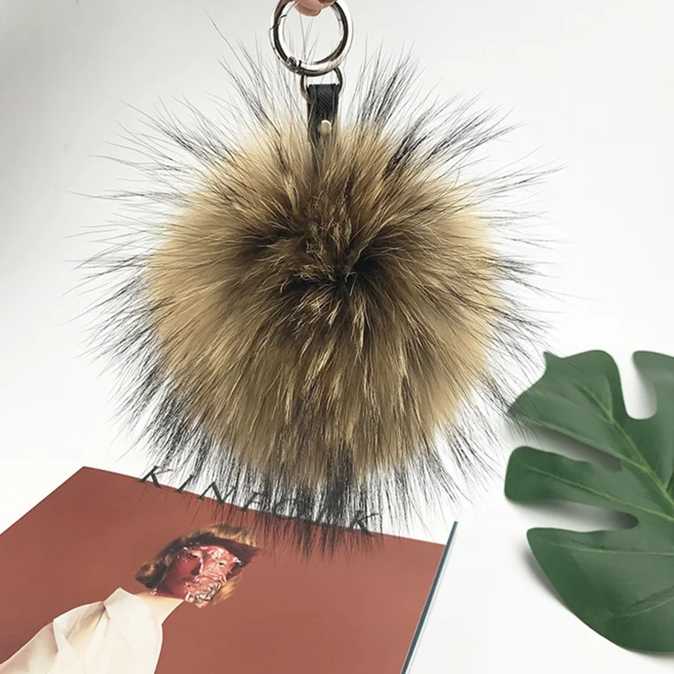 

Wholesale Raccoon Fur Pompom Woman Accessories Pompom keychain