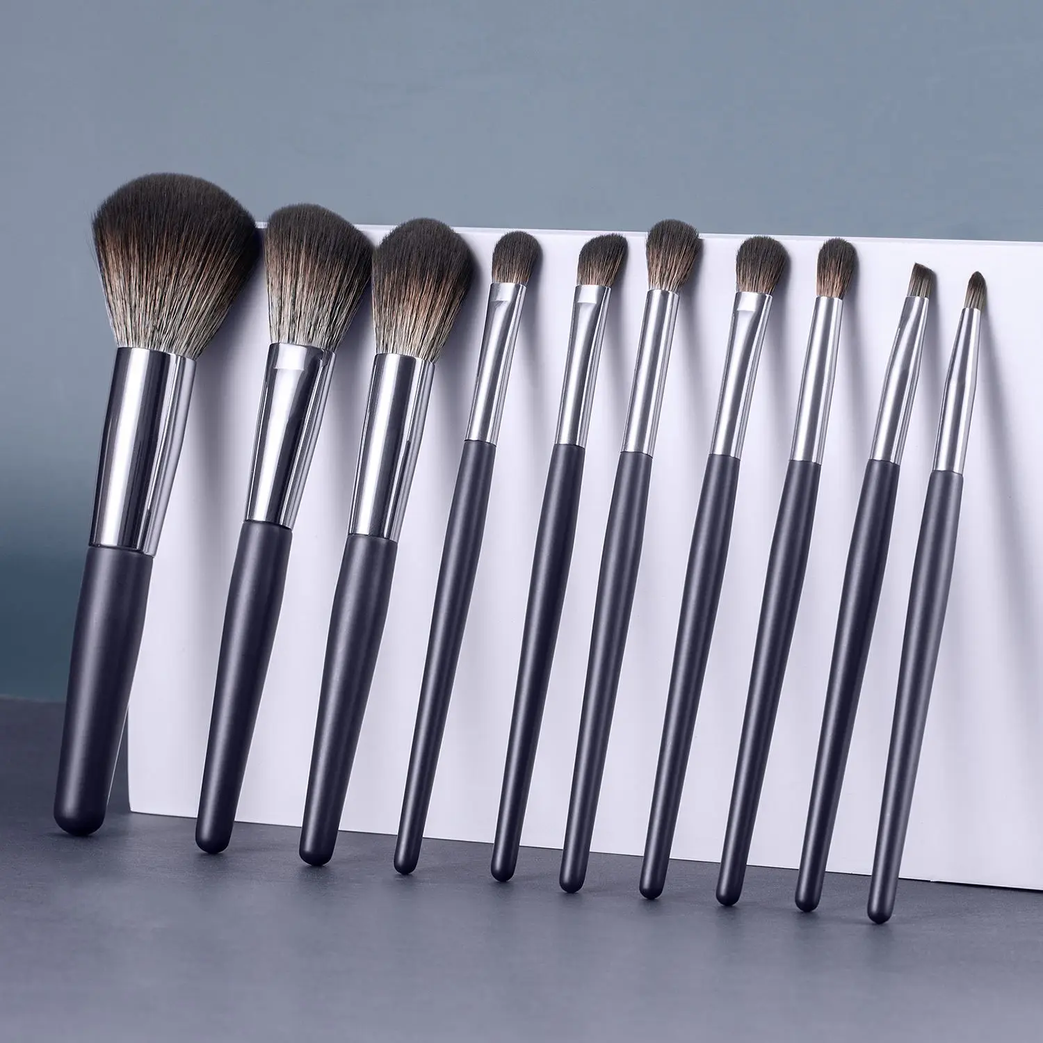 

Custom Logo Glitter Costum Makeup Brush Set 10pcs Foundation Makeup Brushes With PU Bag Brush Set Professional