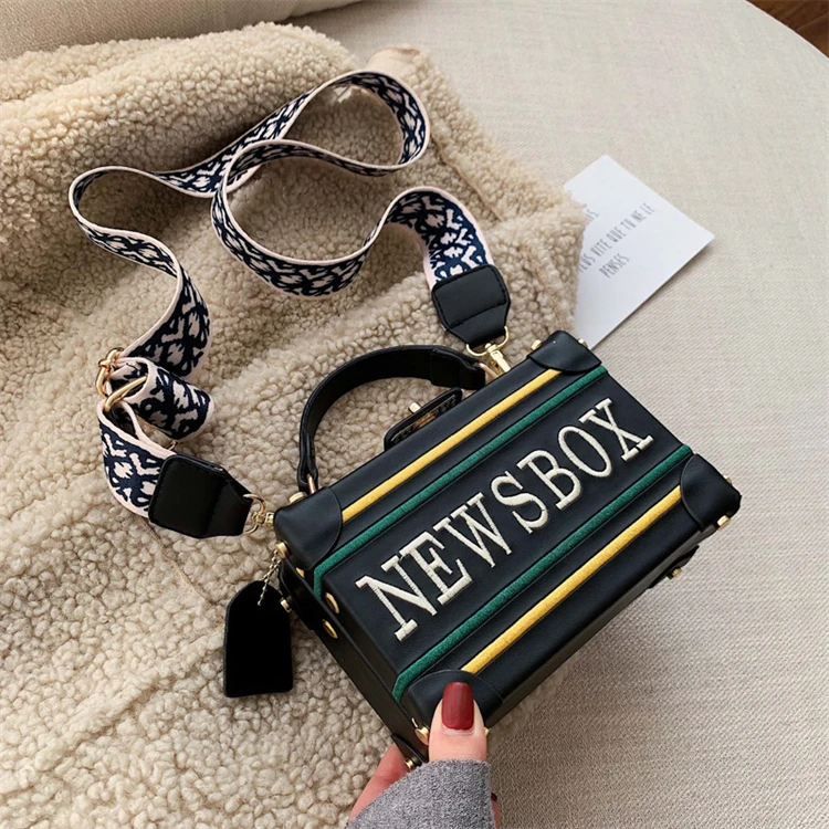 

Fashion New Design Square Box Crossbody Messenger Bag Wholesale