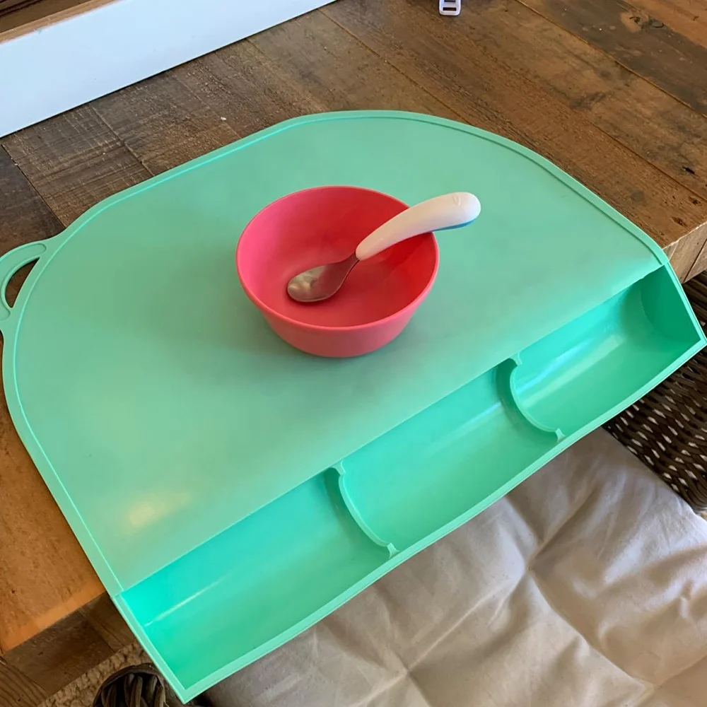 

Child Feeding Tray Portable bpa free lunch kids suction baby silicone placemat plate, Any panton color is available