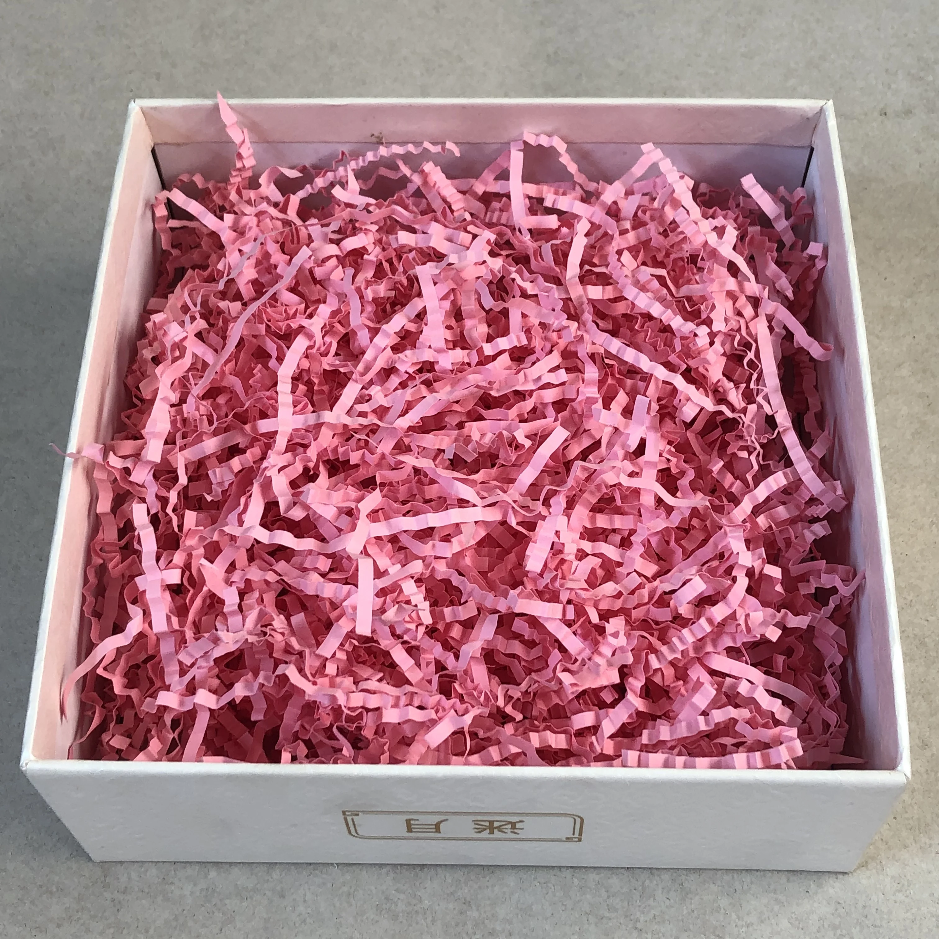 
Pink and hot pink color crinkle shred paper with good quality  (60775803395)