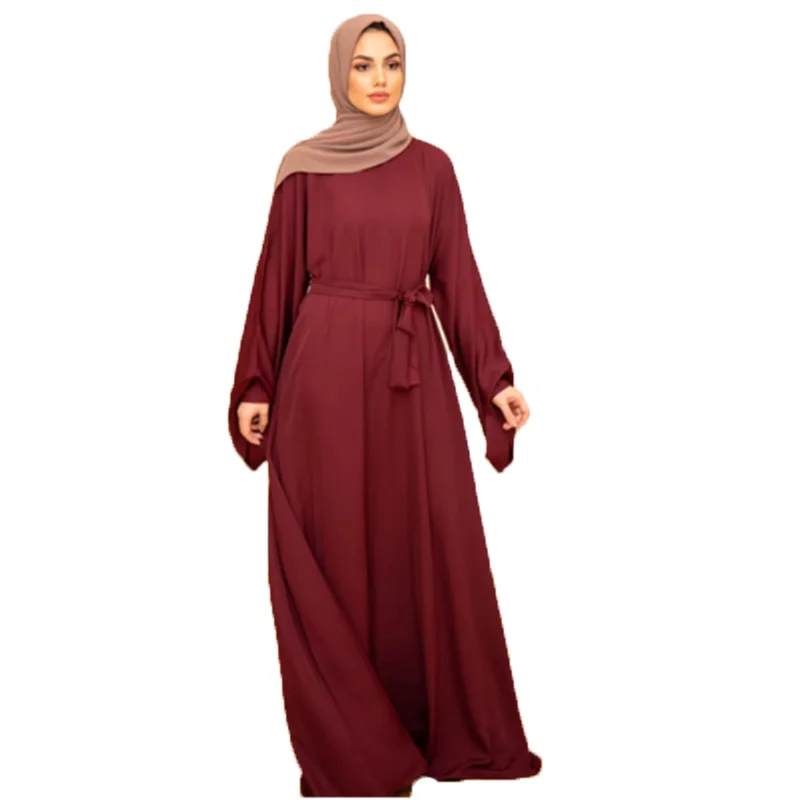 

In Dubai, the Middle East, a hot sale of pure color plus size Muslim lace dresses, Photo shown
