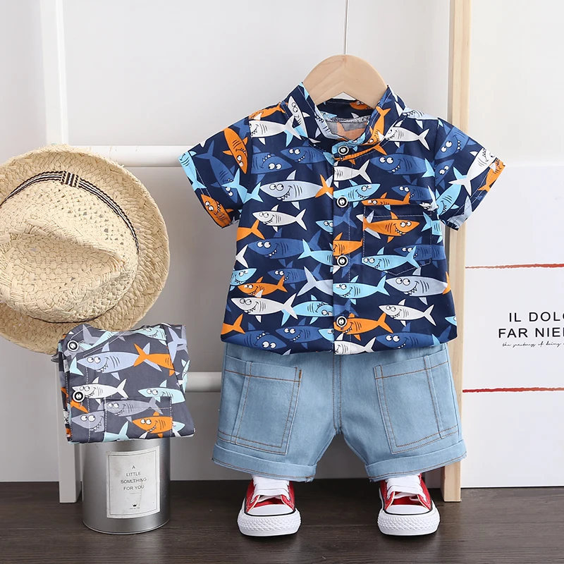 

2021 hot summer baby boys with button-down print short-sleeved shirts, jeans and a half short suit for kids, Picture