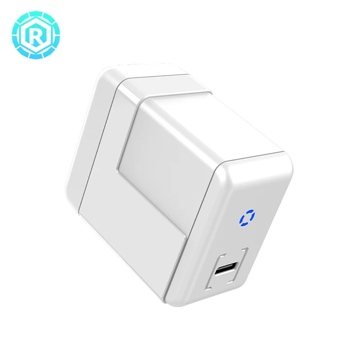 

Mini 20W Type C PD Phone Wall Charger International Plug Charger With LED Display
