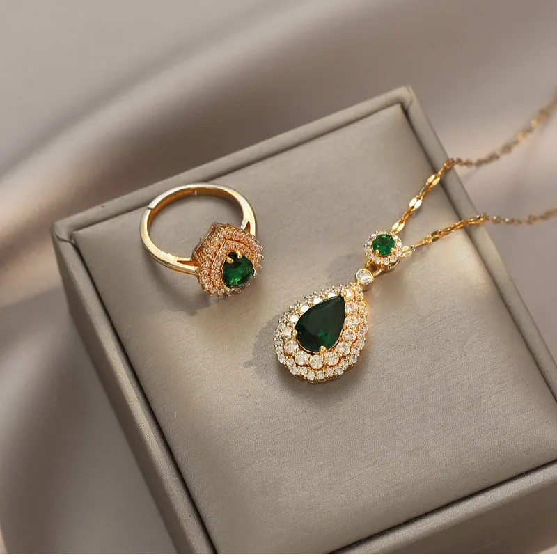 

2023 Light Luxury Emerald Crystal Necklace Micro-paved Real Gold Zircon Full Diamond Pendant Necklace Ring Set