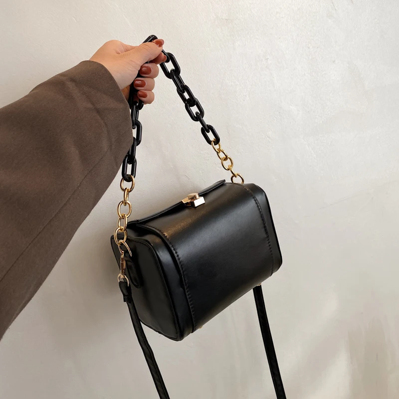 

Marble pattern handbag